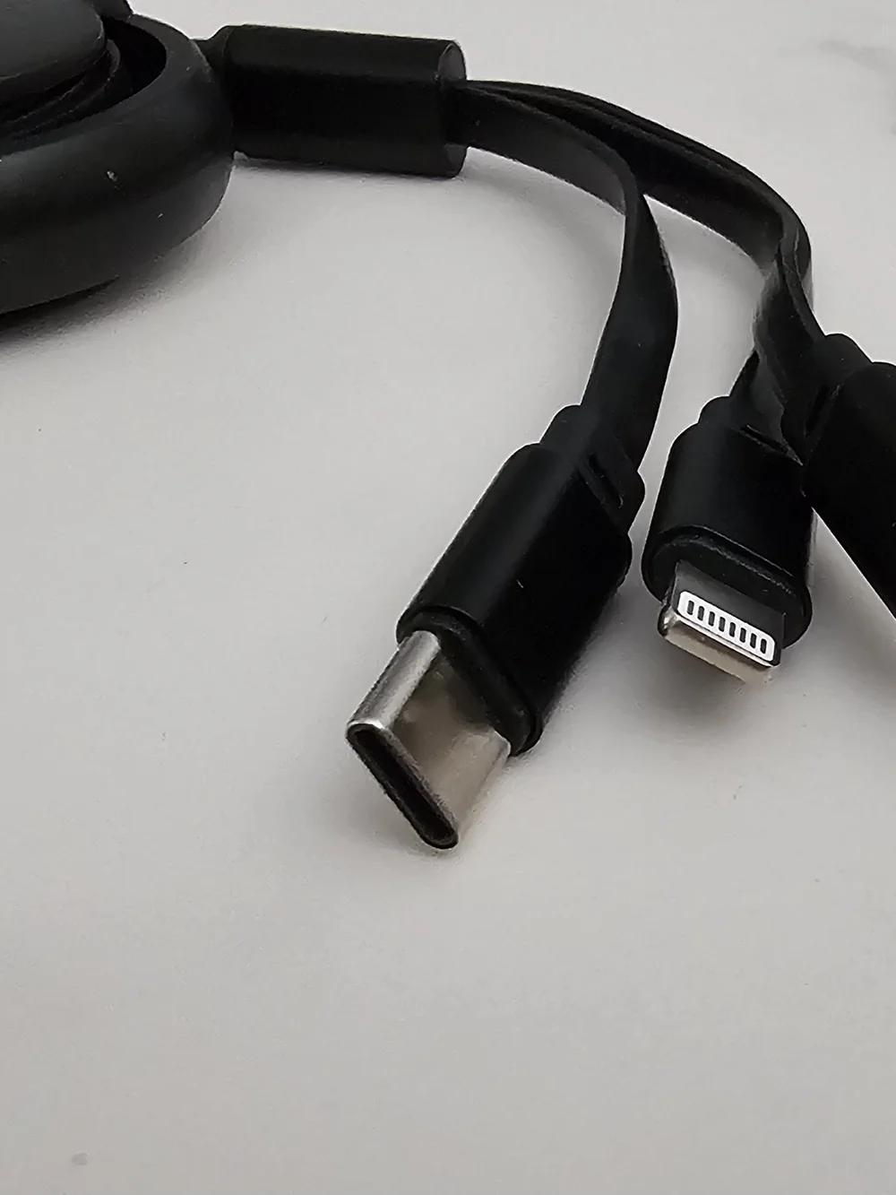 Universal 3-in-1 Retractable Charging Cable - Black
